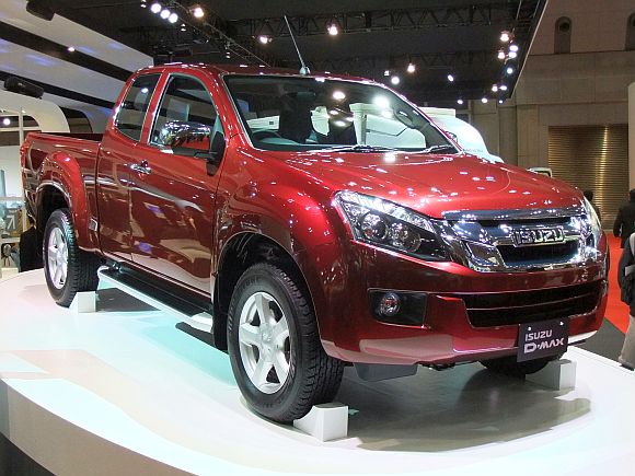 Auto Expo 2014: Isuzu launches D-Max Space Cab pickup truck