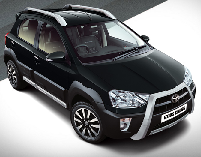 Auto Expo 2014: Toyota unveils its first crossover 'Etios Cross'