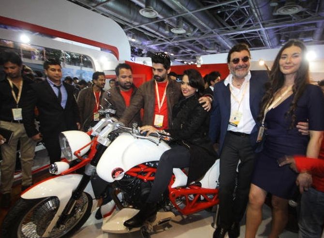 Auto Expo 2014 turns glamorous with celebrities