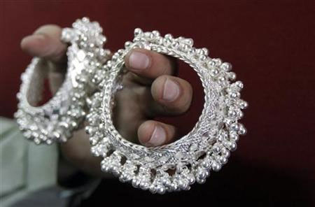 Gold, silver imports dip 77% to $1.72 bn in Jan
