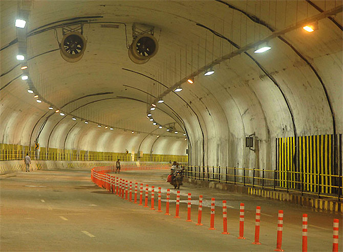 A tunnel on Eastern Freeway.