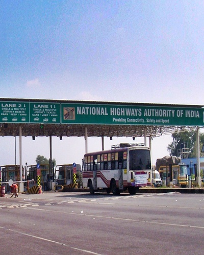 Toll Plaza at Ulundurpet on the Trichy Tollway.
