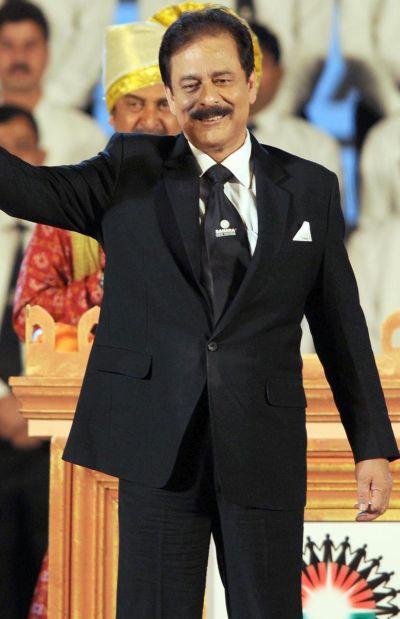 Sahara chief Subrata Roy in happier times.