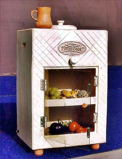 Mitticool, a clay fridge that runs without electricity