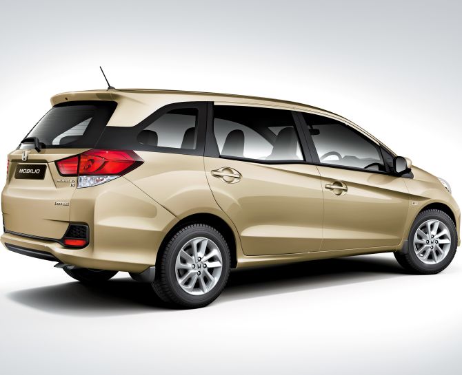 Honda's MPV Mobilio would be priced between Rs 652,000 and Rs 10.89 lakh.