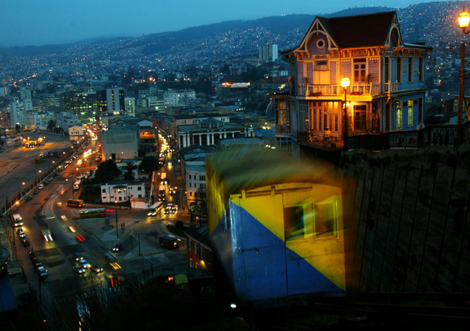 A nocturnal view of the 'Artilleria' funicular railway in the port city