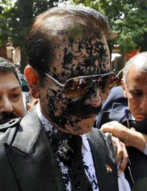 Subrata Roy after ink was thrown on his face at the Supreme Court premises.