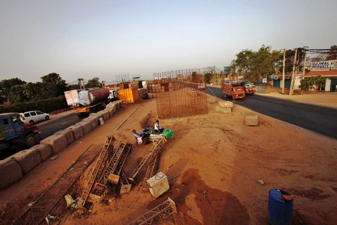 Most highway road projects in India have hit a roadblock