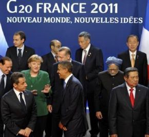  G20 leaders take part in a family photo during the G20 Summit of major world economies in Cannes November 3, 2011