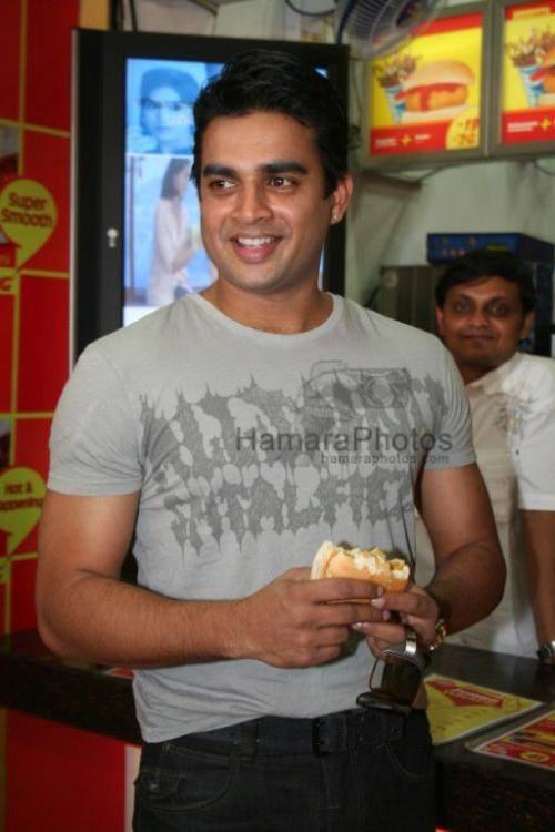 A marketing plan for jumbo king vada pav marketing essay 08 image