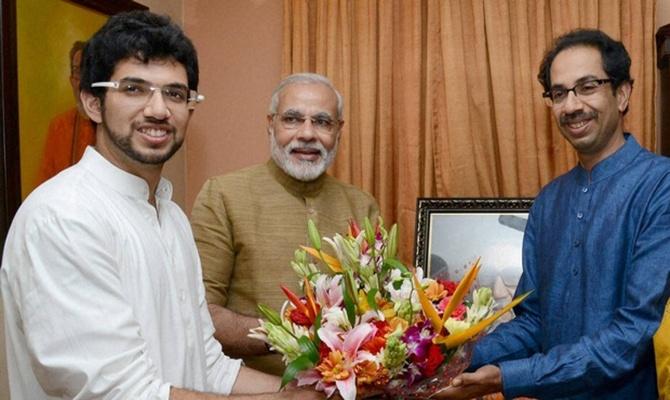 Aaditya Thackeray promotes digitisation of real estate with Blox