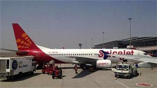 A SpiceJet aircraft