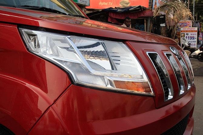 Static bending headlamps in the TUV300