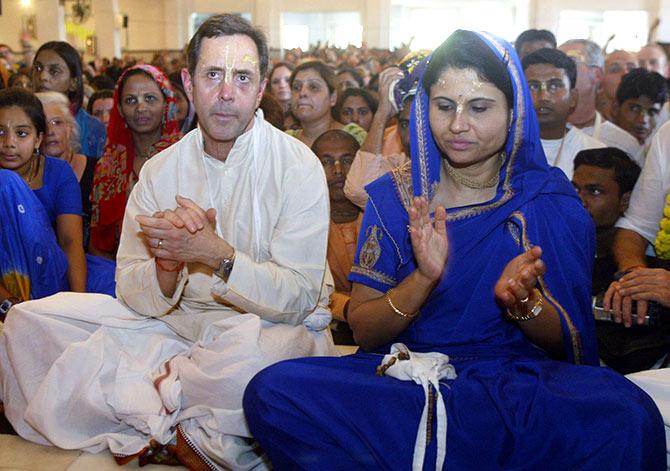 Alfred Brush Ford and his wife Sharmila sing hymns.