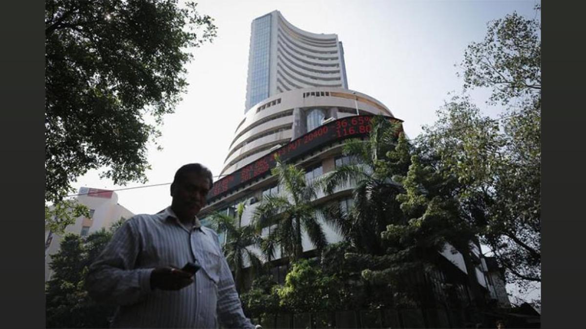 Sensex Tanks Over 400 Pts: Market Sinks Below Record Highs