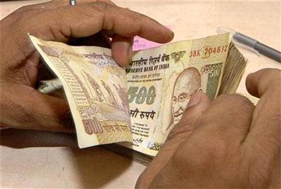 Rupee Falls 3 Paise vs US Dollar - Strong Dollar, Crude Oil Weigh