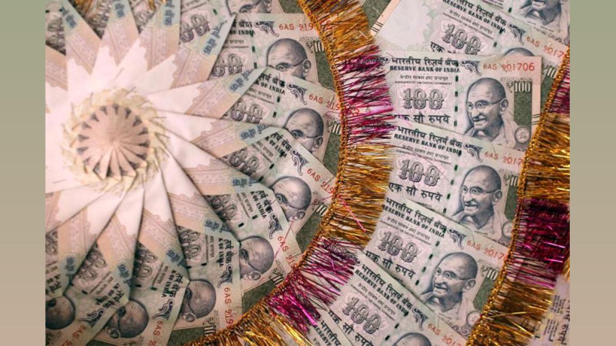 Pakistan Faces USD 100 Billion Debt Repayment in 4 Years