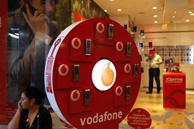 At Rs 73,878 cr, Vodafone posts India's highest loss