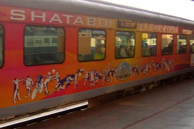 Railways to offer up to 25% discount in Shatabdi