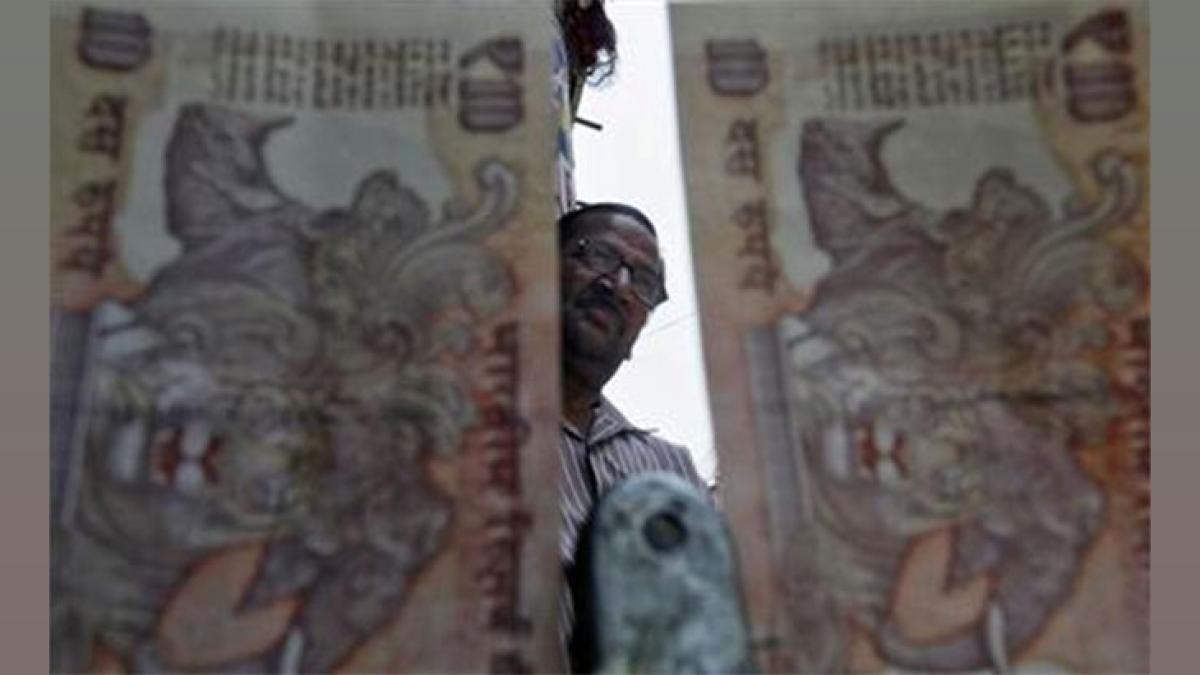 Rupee Rises 4 Paise to 83.06 Against US Dollar