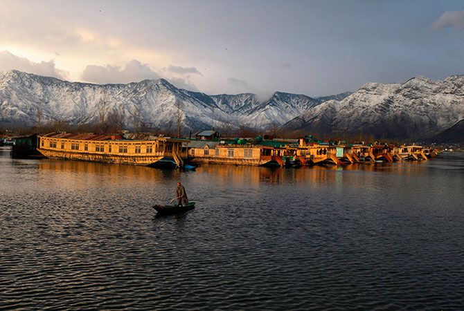 Kashmir Dali Lake