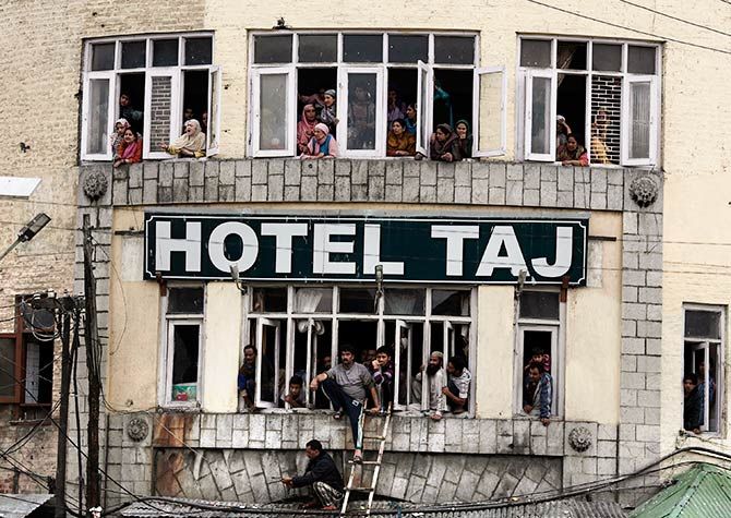 A Srinagar hotel in a state where tourist arrivals is down from 11 lakh in 2013 to a pitiful 4 lakhs in 2016, with 2017 looking perhaps worse. Photo: Adnan Abidi/Reuters
