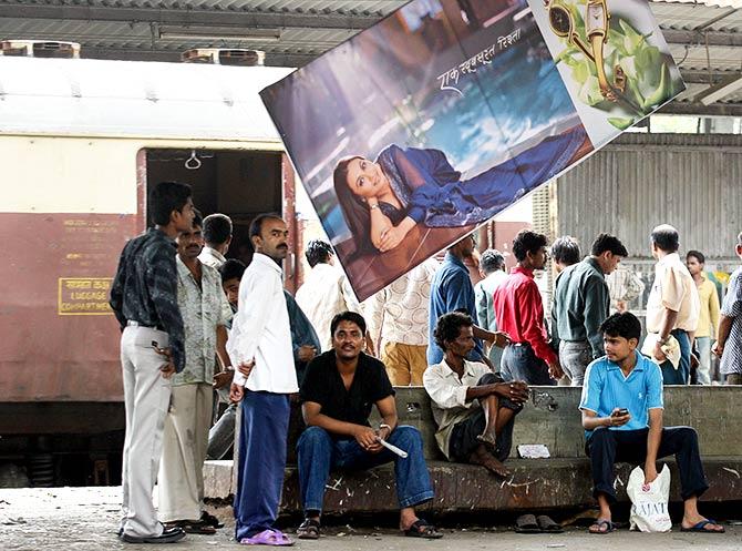 Mahim Station Mumbai