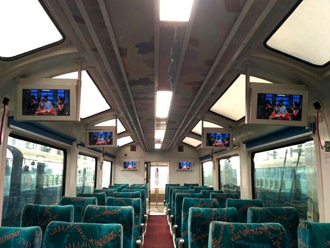 Screens inside visdtadome trains