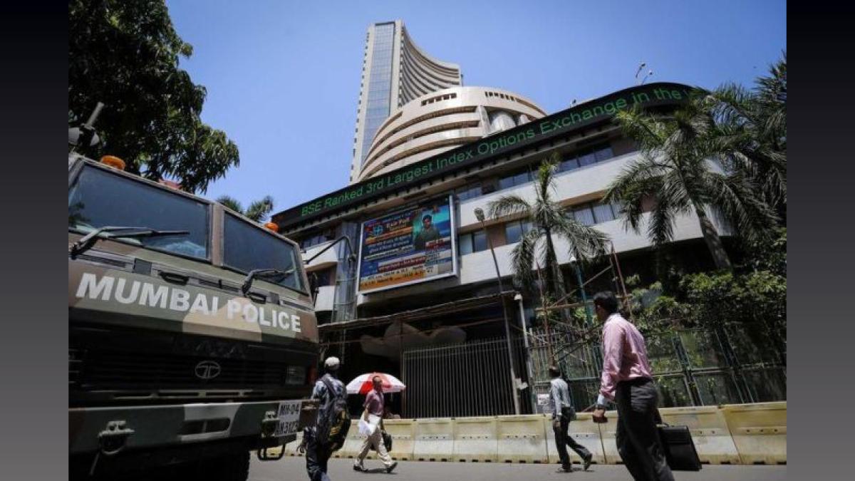 Sensex Hits 70,000, Nifty Nears 21,000: Metal, IT Drive Gains