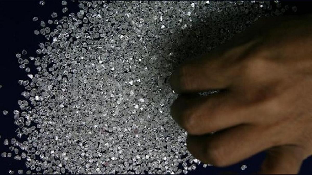 Diamond Industry Crisis: Suicide Helpline Sees 1,600 Calls in Surat