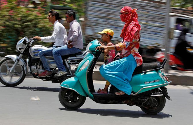 2-wheeler stocks may enter fast lane on recovery hopes