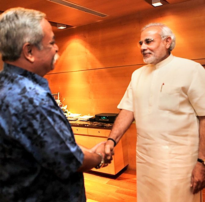 Piyush Pandey meeting Narendra Modi. Photo: www.narendramodi.in
