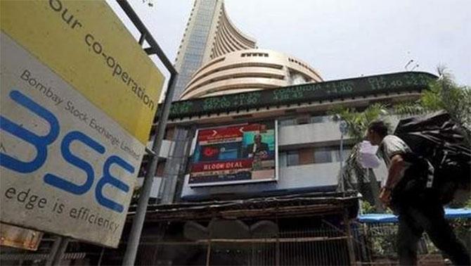 Stock Market Flat Amid RBI Rate Decision