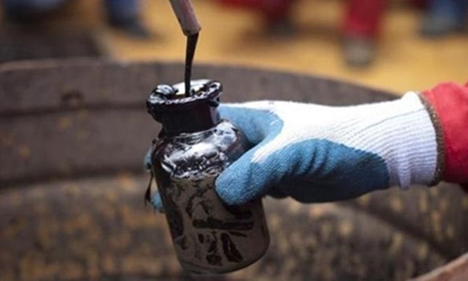 India's Crude Oil Import Bill Drops, Dependency Rises