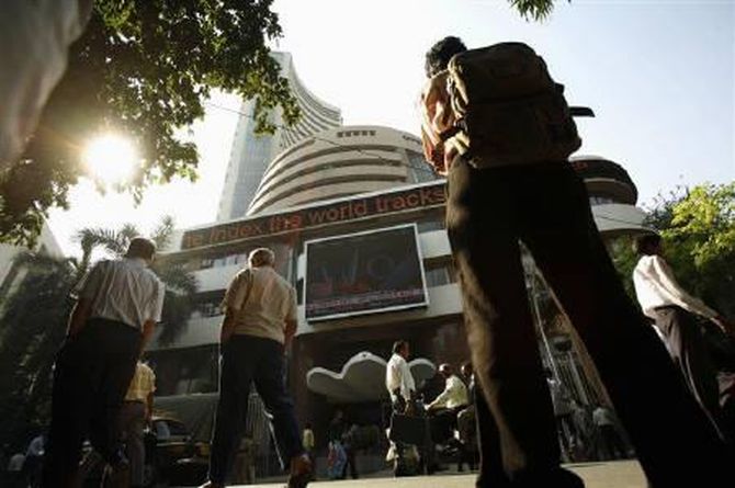 Sensex, Nifty Tumble for 3rd Day: Profit Booking, FII Outflows