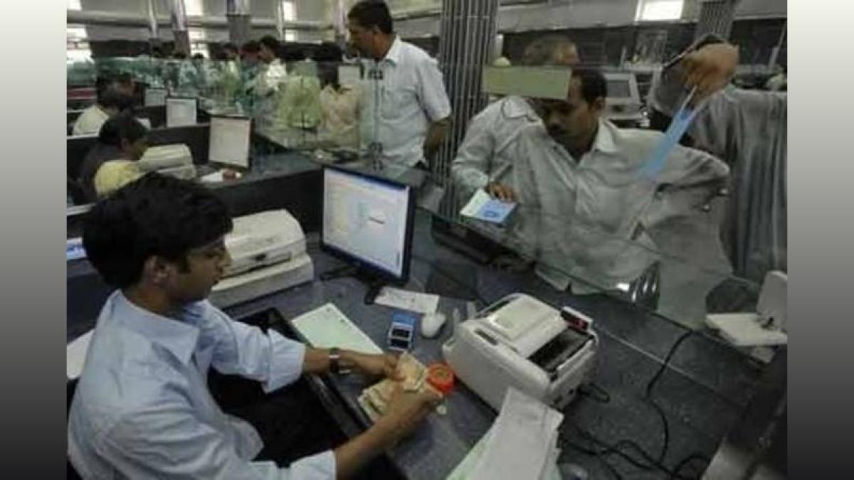 IndusInd Bank Deputy CEO Resigns After Accounting Lapses