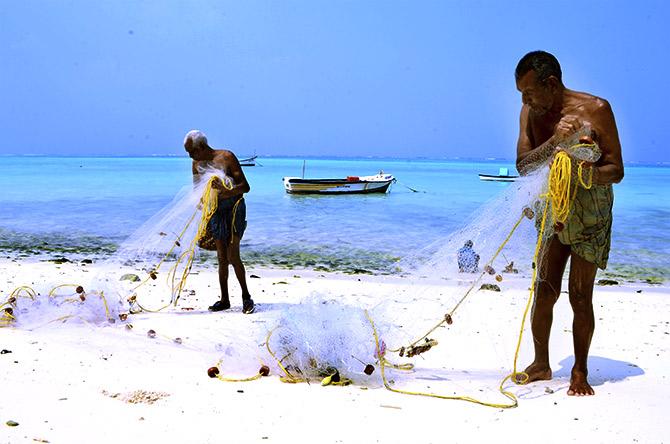 Fisherman on Kavaratti. Photograph: Shafeeq Thamarasser/Wikimedia Commons.