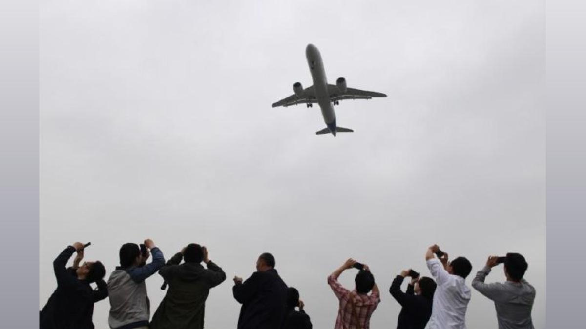 SpiceJet Cancels Delhi-Darbhanga Flight, Passengers Protest