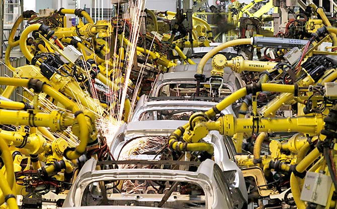 uses 580 robots in Chennai plant. 5,000! Rediff.com Business
