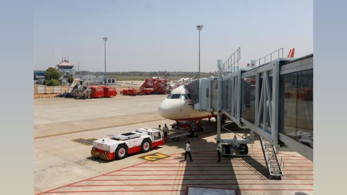 Greece Sells Stake in Athens Airport: IPO Raises €785 Million