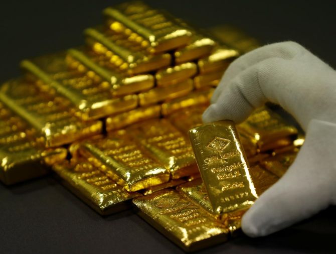 Gold Price Surges Rs 250, Silver Jumps Rs 800 - HDFC Securities