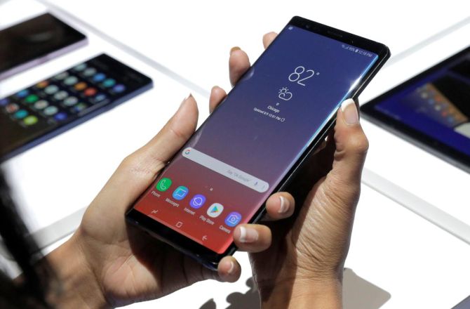 Smartphone market may remain flat in 2020