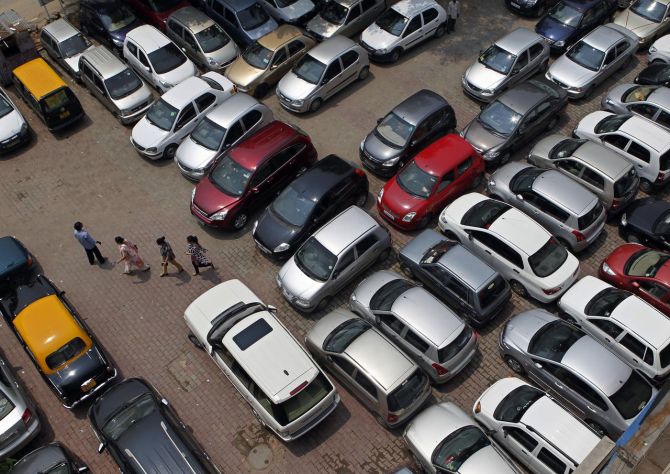 Total vehicle registrations slip 30% in 2020-21: FADA