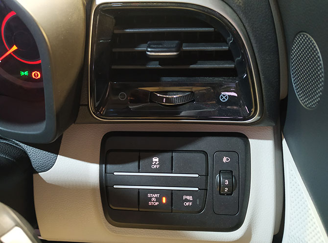 xuv300 interiors