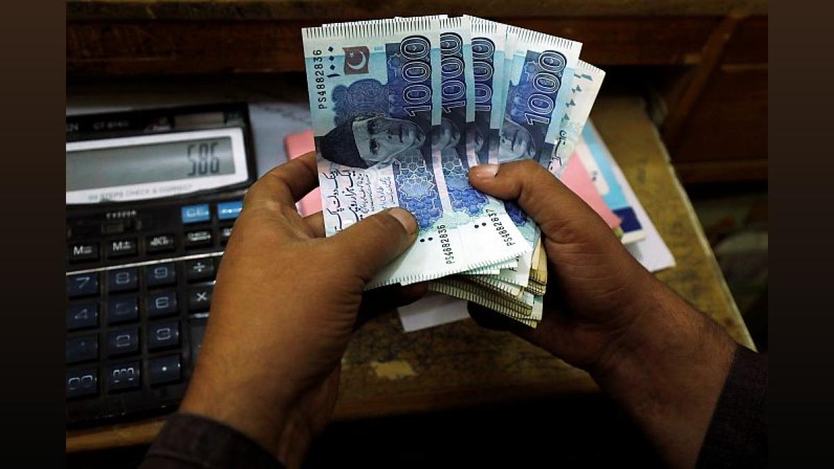 Pakistan Economy: IMF Projections & Debt Burden