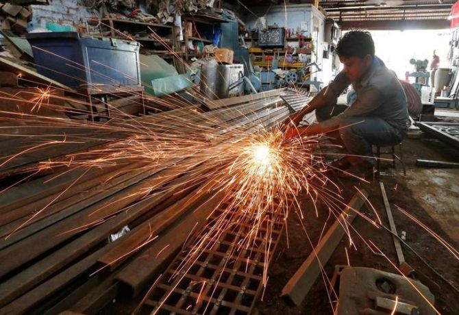 India's manufacturing sector activity rises in Dec