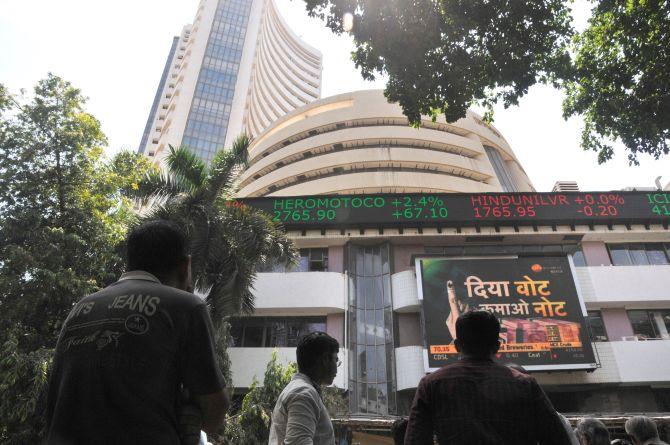 Sensex Surges 901 Points on Trump Win, IT & Pharma Gain