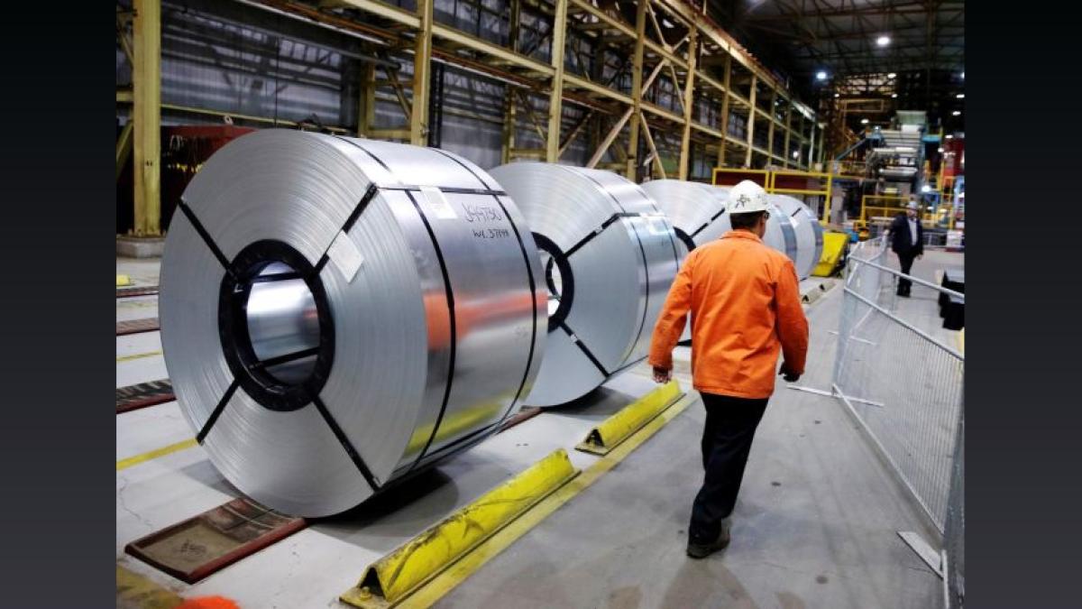 ArcelorMittal Q4 Loss Trims to USD 390 mn; Production at 14 MT