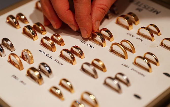 Motisons Jewellers Raises Rs 36 Crore From Anchor Investors