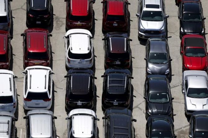 Auto sales stand at six-year low, shows SIAM data